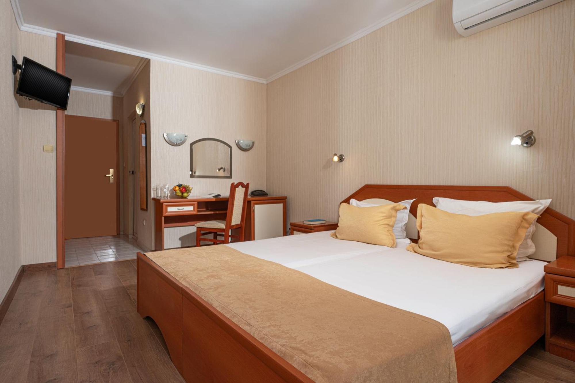 Zefir Hotel Slăntjev Brjag Exteriör bild
