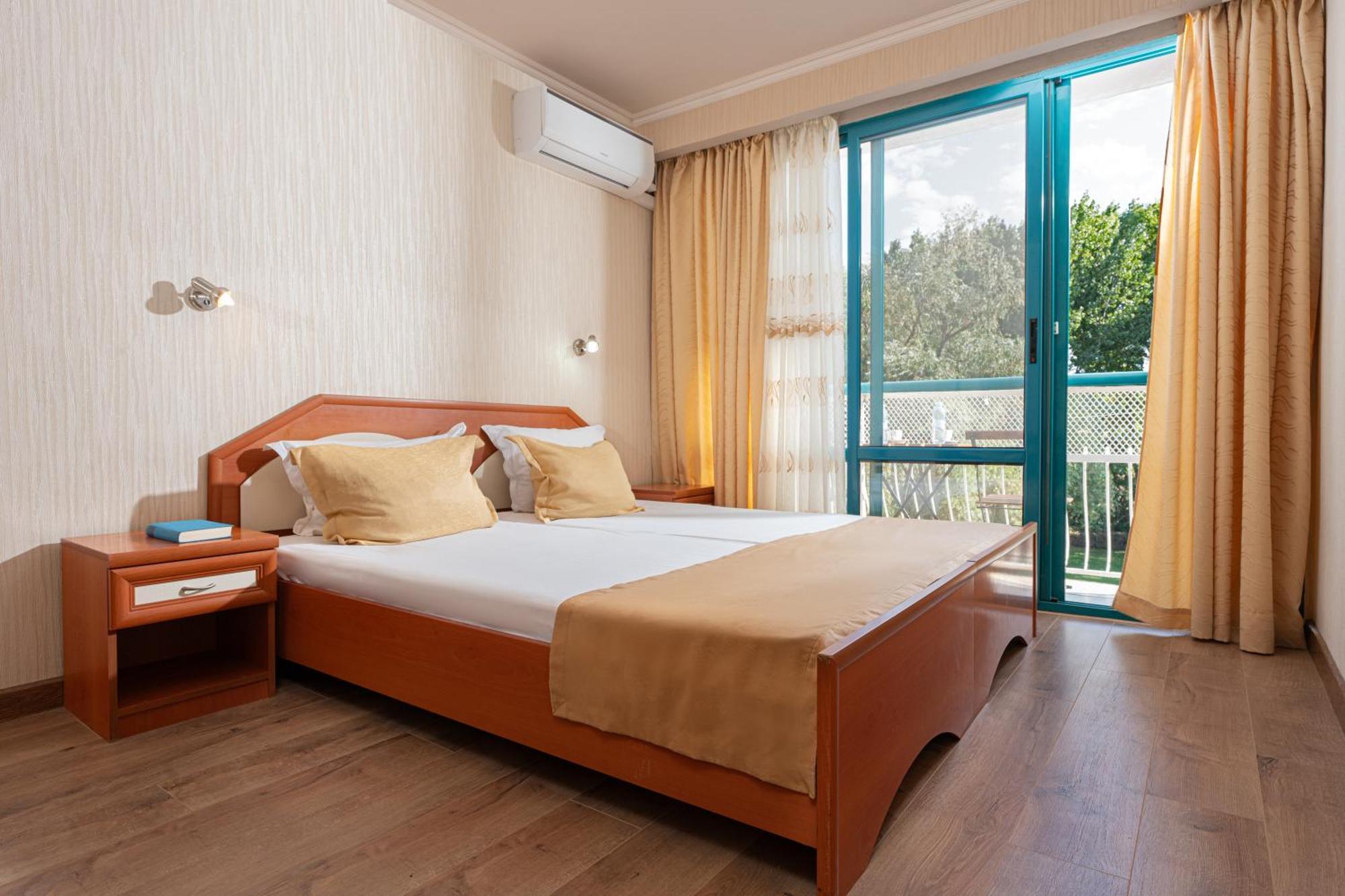 Zefir Hotel Slăntjev Brjag Exteriör bild